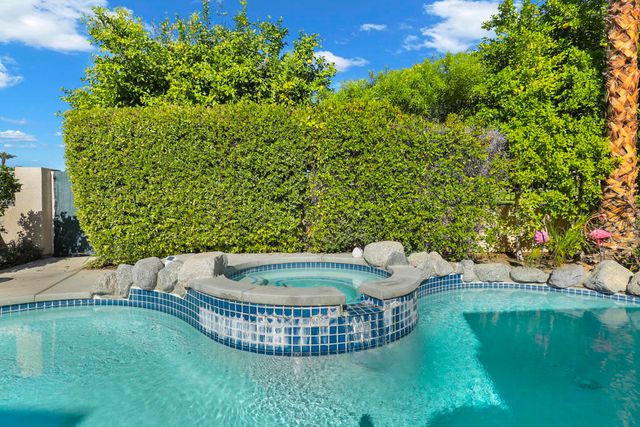 21 Ensenada Lane, Palm Desert, CA 92260