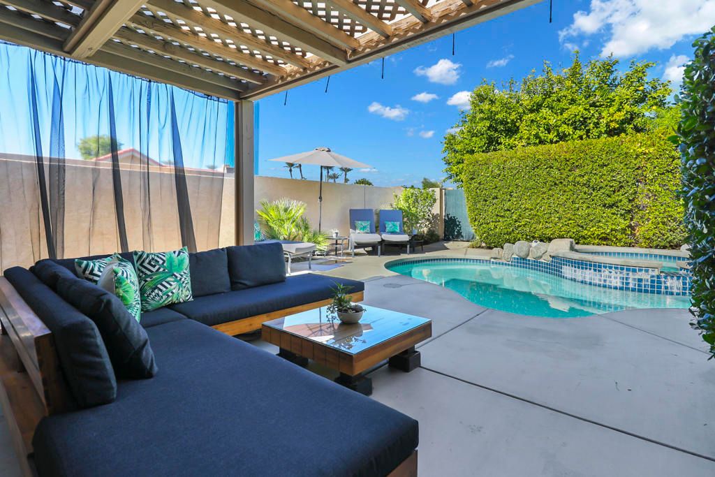 21 Ensenada Lane, Palm Desert, CA 92260