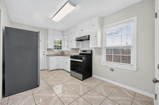 907 Buckalew Street, Dallas, TX 75208