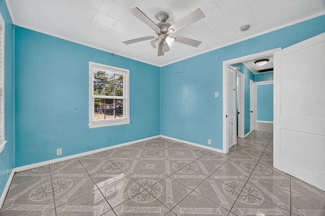 907 Buckalew Street, Dallas, TX 75208
