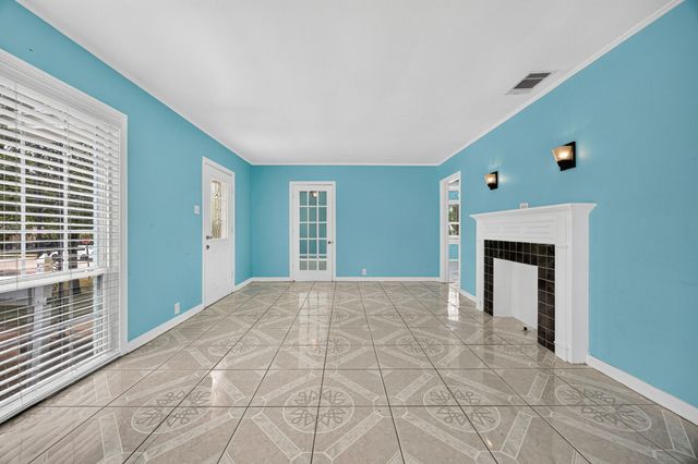 907 Buckalew Street, Dallas, TX 75208
