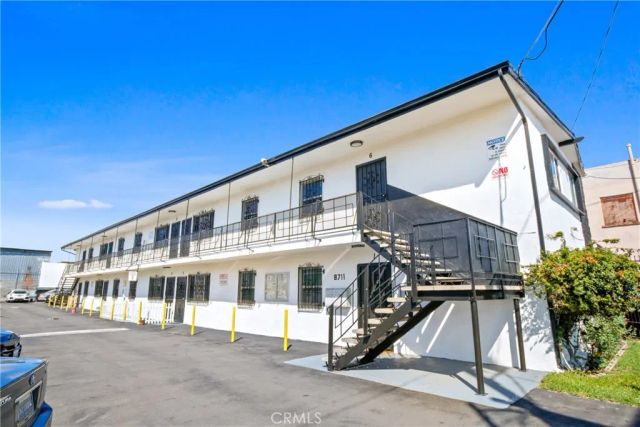 8711 Avalon, Los Angeles, CA 90003