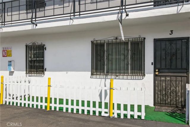 8711 Avalon, Los Angeles, CA 90003