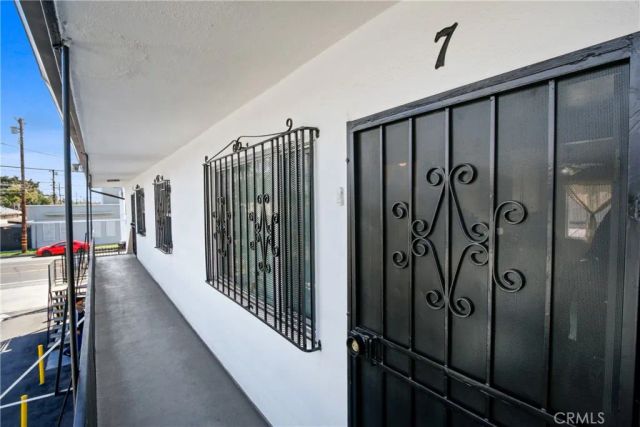 8711 Avalon, Los Angeles, CA 90003