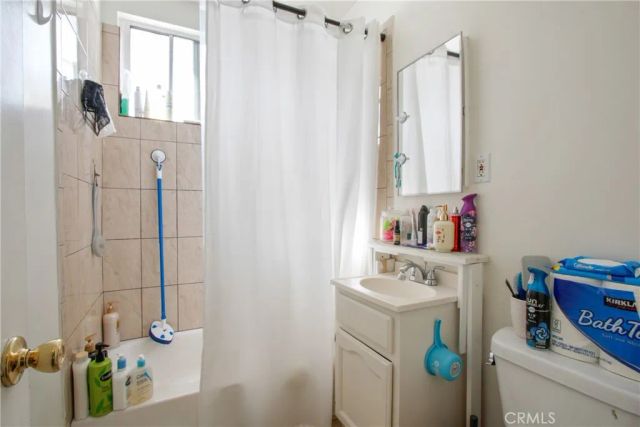 8711 Avalon, Los Angeles, CA 90003