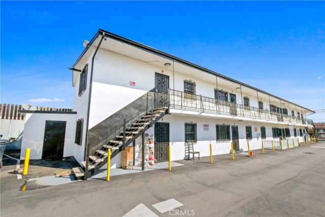 8711 Avalon, Los Angeles, CA 90003