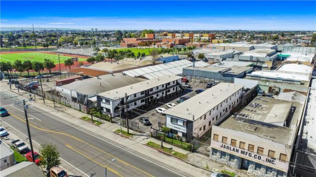 8711 Avalon, Los Angeles, CA 90003