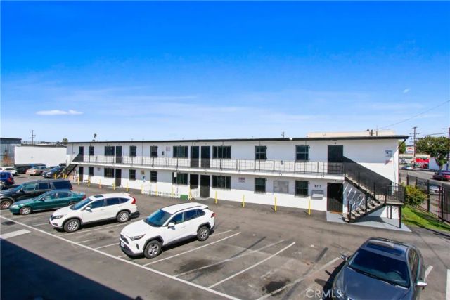 8711 Avalon, Los Angeles, CA 90003