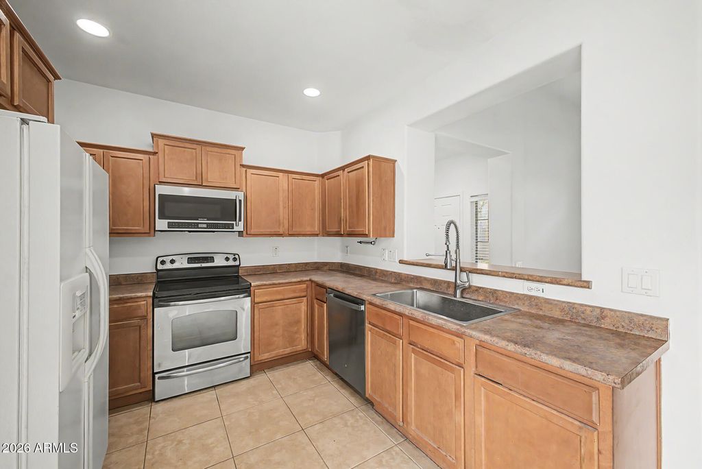 8405 W VERNON Avenue, Phoenix, AZ 85037 — photo 4
