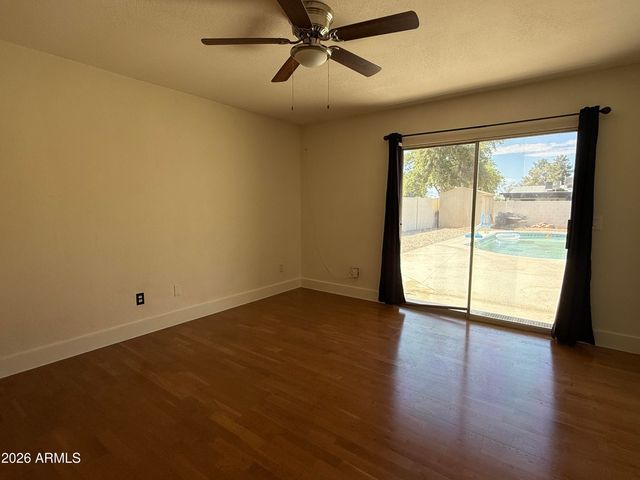 3155 E El Moro Avenue, Mesa, AZ 85204