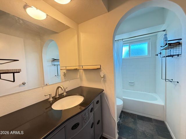 3155 E El Moro Avenue, Mesa, AZ 85204