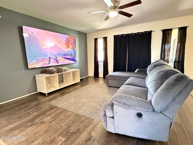 3155 E El Moro Avenue, Mesa, AZ 85204
