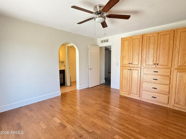 3155 E El Moro Avenue, Mesa, AZ 85204