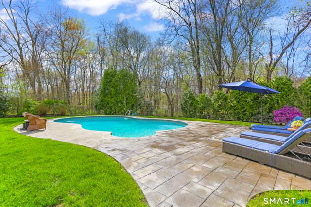 621 Shrub Oak Lane, Fairfield, CT 06824