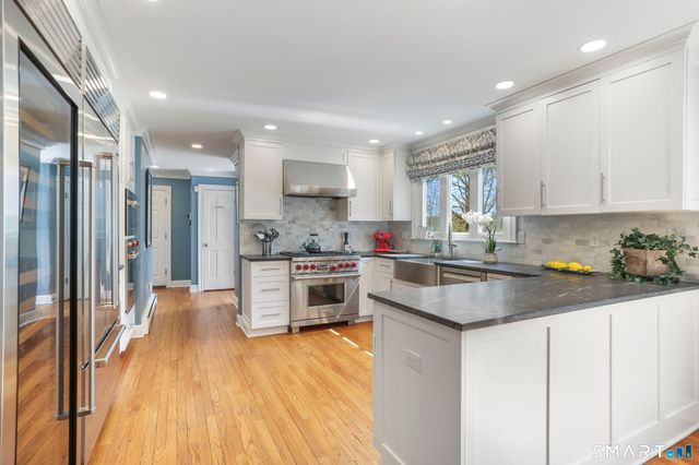 621 Shrub Oak Lane, Fairfield, CT 06824