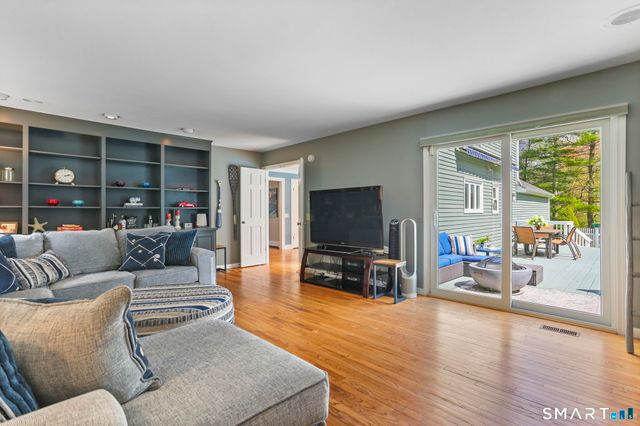 621 Shrub Oak Lane, Fairfield, CT 06824