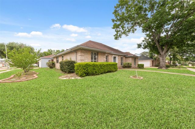 9222 Chesney Downs Drive, Houston, TX 77083