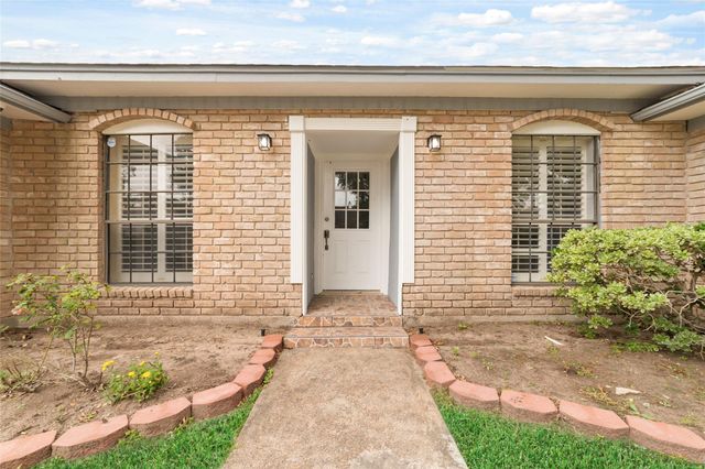 9222 Chesney Downs Drive, Houston, TX 77083