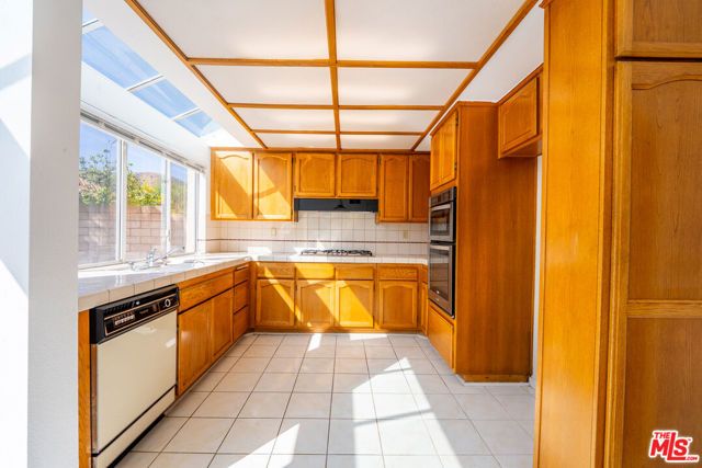 12023 Stone Gate Way, Los Angeles, CA 91326