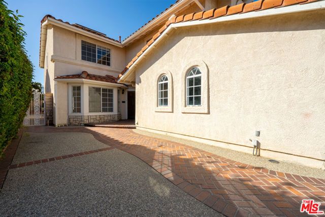 12023 Stone Gate Way, Los Angeles, CA 91326