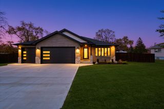 8015 S 85th Avenue, Justice, IL 60458