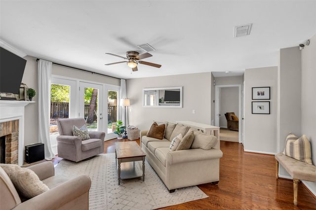 2 Tall Sky Place, The Woodlands, TX 77381