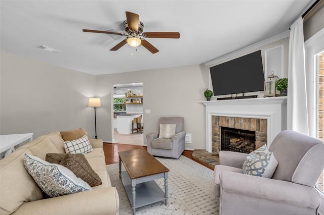 2 Tall Sky Place, The Woodlands, TX 77381