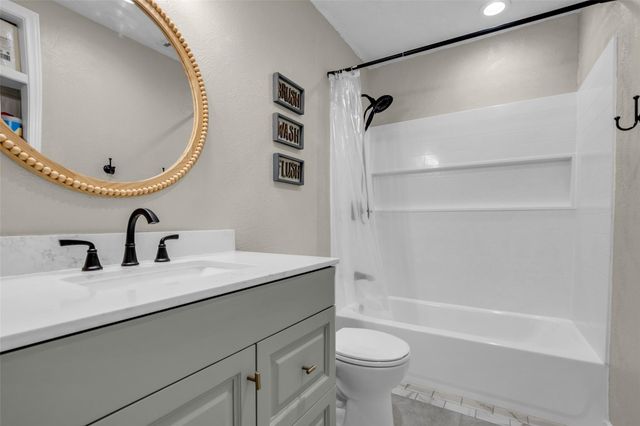 2 Tall Sky Place, The Woodlands, TX 77381