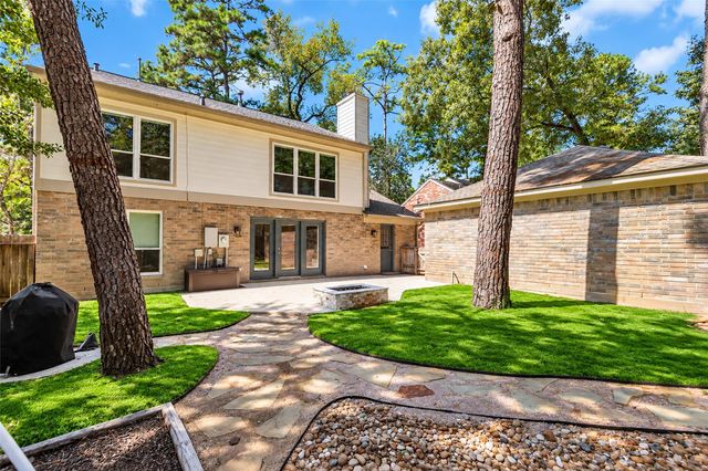 2 Tall Sky Place, The Woodlands, TX 77381