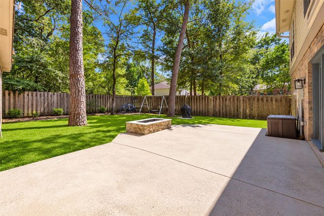 2 Tall Sky Place, The Woodlands, TX 77381