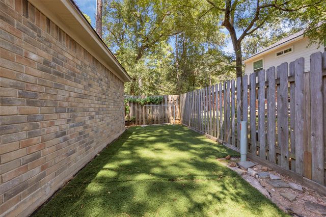 2 Tall Sky Place, The Woodlands, TX 77381