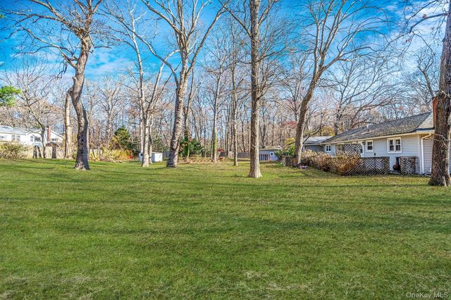 17 Coram Swezeytown Road, Coram, NY 11727