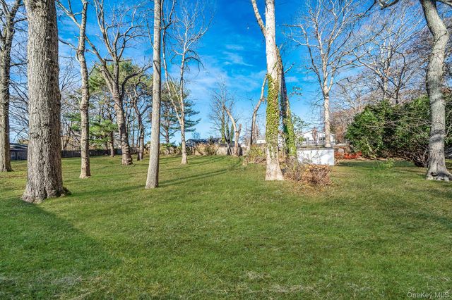 17 Coram Swezeytown Road, Coram, NY 11727