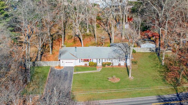 17 Coram Swezeytown Road, Coram, NY 11727