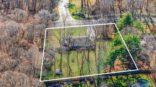 17 Coram Swezeytown Road, Coram, NY 11727