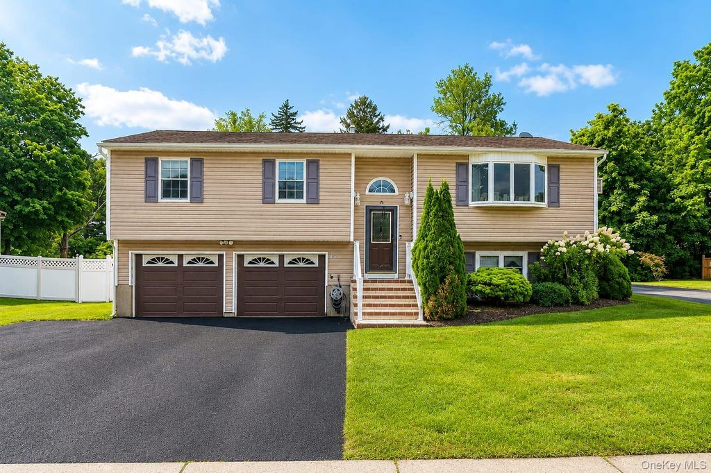 35 Newbury, Monroe, NY 10950 — exterior