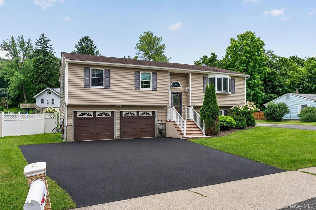 35 Newbury, Monroe, NY 10950 — photo 2