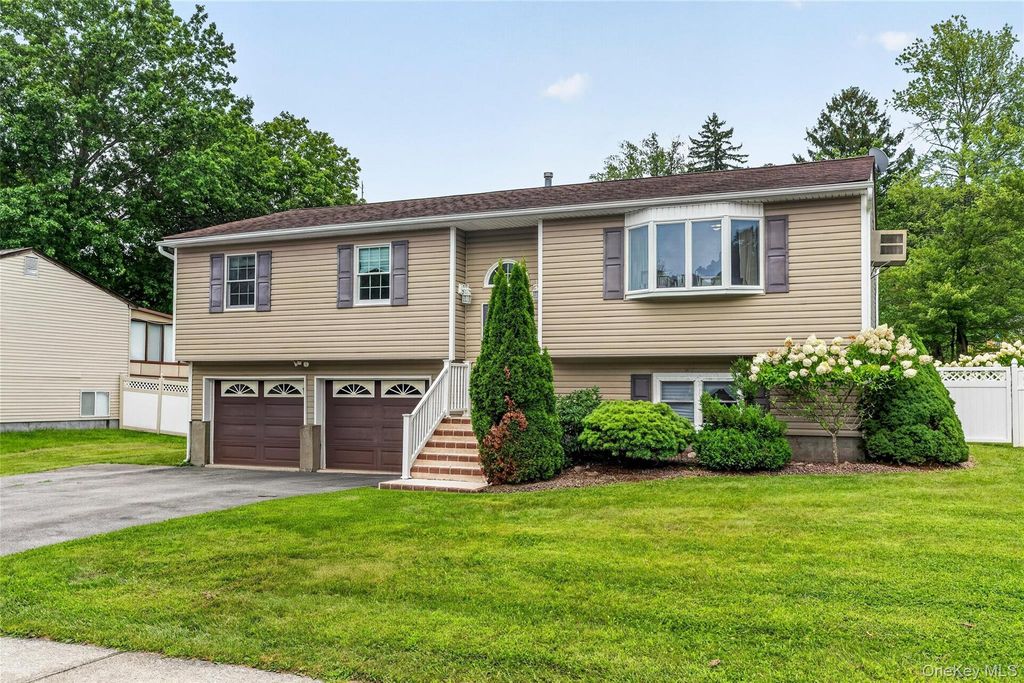35 Newbury, Monroe, NY 10950 — photo 3