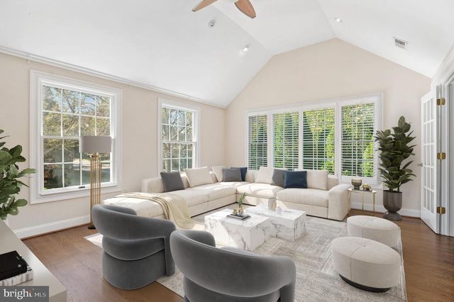 4849 RODMAN ST NW, Washington, DC 20016