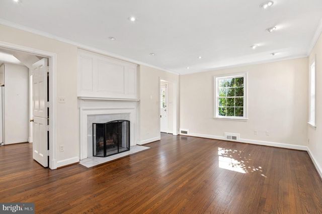 4849 RODMAN ST NW, Washington, DC 20016