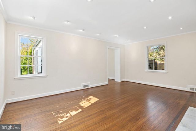 4849 RODMAN ST NW, Washington, DC 20016