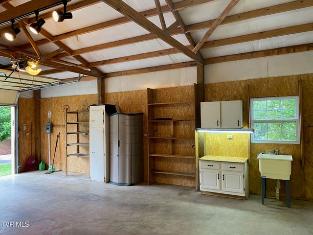 3204 Marbleton Road, Unicoi, TN 37692