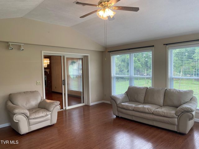 3204 Marbleton Road, Unicoi, TN 37692