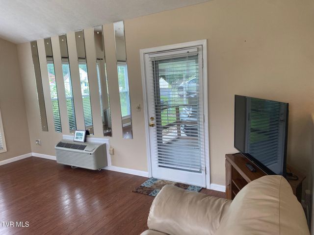 3204 Marbleton Road, Unicoi, TN 37692