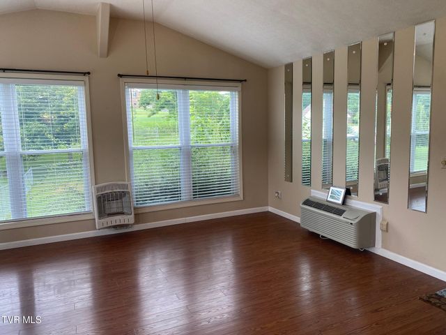3204 Marbleton Road, Unicoi, TN 37692
