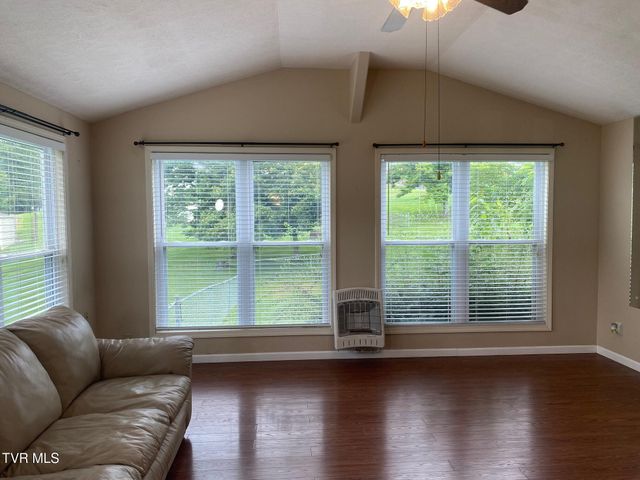 3204 Marbleton Road, Unicoi, TN 37692