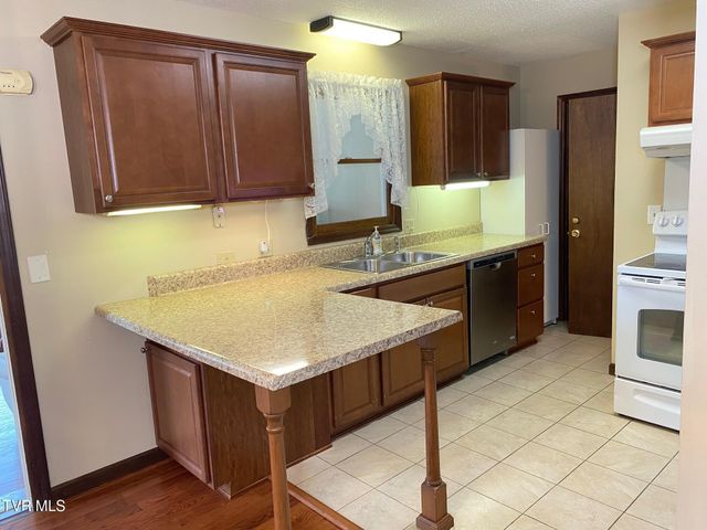 3204 Marbleton Road, Unicoi, TN 37692