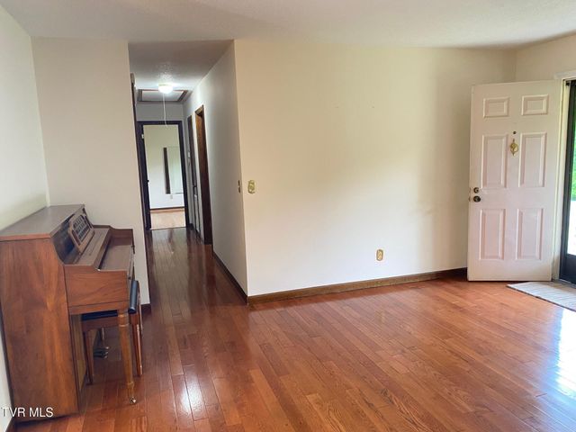 3204 Marbleton Road, Unicoi, TN 37692