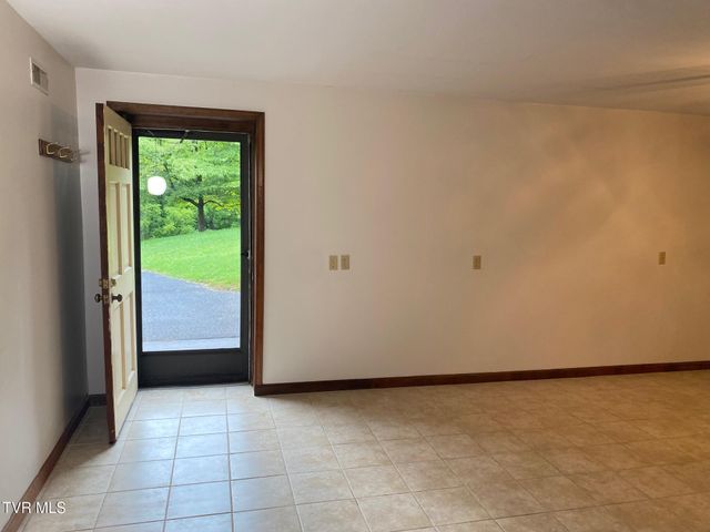 3204 Marbleton Road, Unicoi, TN 37692
