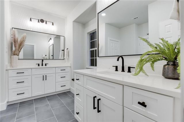 11725 Bell Ave A, Austin, TX 78759